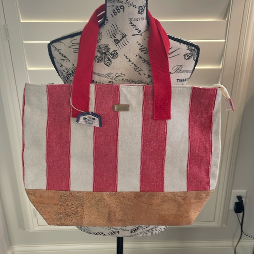 New with tags purse
024